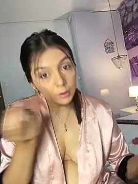 Snapshot of SamaraLincolnn chatting on 05-07-26, 05:27 SamaraLincolnn online show from 05-07-26, 05:27