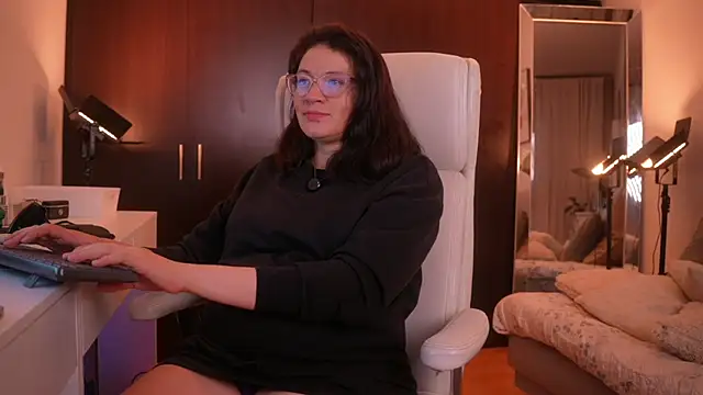 Anah s online show from 05-28-26, 01:02