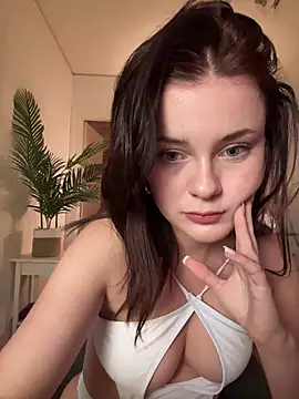 Snapshot of MaribelRiver chatting on 04-27-26, 07:45 MaribelRiver online show from 04-27-26, 07:45