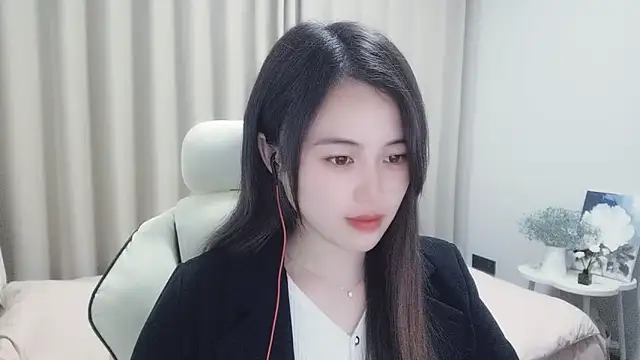 Snapshot of Wofeifei-baby chatting on 12-23-24, 03:44 Wofeifei-baby online show from 12-23-24, 03:44