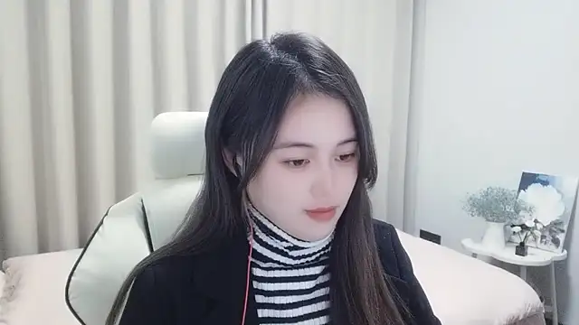 Snapshot of Wofeifei-baby chatting on 12-13-24, 03:32 Wofeifei-baby online show from 12-13-24, 03:32