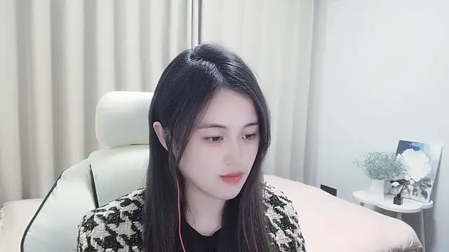 Snapshot of Wofeifei-baby chatting on 12-07-24, 03:58 Wofeifei-baby online show from 12-07-24, 03:58