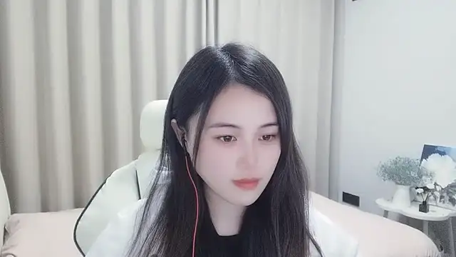 Snapshot of Wofeifei-baby chatting on 12-28-24, 03:59 Wofeifei-baby online show from 12-28-24, 03:59