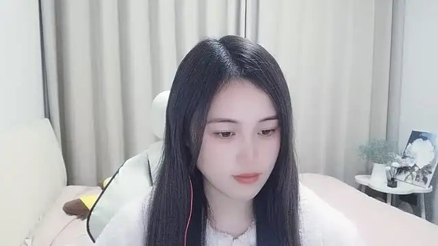 Snapshot of Wofeifei-baby chatting on 12-30-24, 03:45 Wofeifei-baby online show from 12-30-24, 03:45