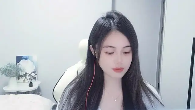 Snapshot of Wofeifei-baby chatting on 01-21-25, 03:32 Wofeifei-baby online show from 01-21-25, 03:32