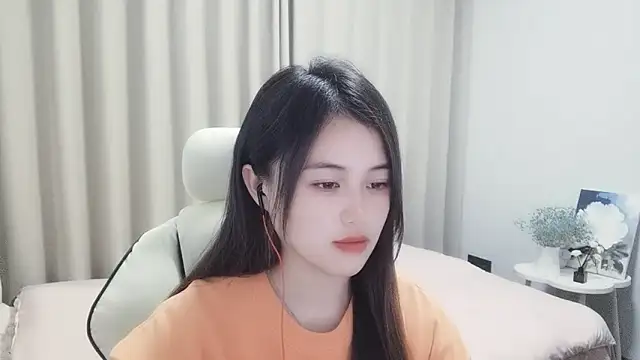 Snapshot of Wofeifei-baby chatting on 12-05-24, 03:12 Wofeifei-baby online show from 12-05-24, 03:12