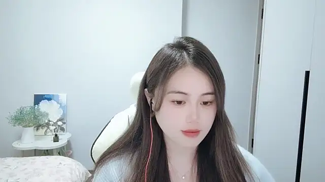 Snapshot of Wofeifei-baby chatting on 02-19-25, 02:55 Wofeifei-baby online show from 02-19-25, 02:55