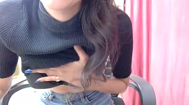 Snapshot of sexy_ishu chatting on 03-03-25, 02:39 sexy ishu online show from 03-03-25, 02:39