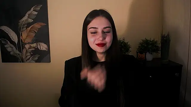 Lili magic online show from 10-31-25, 12:13