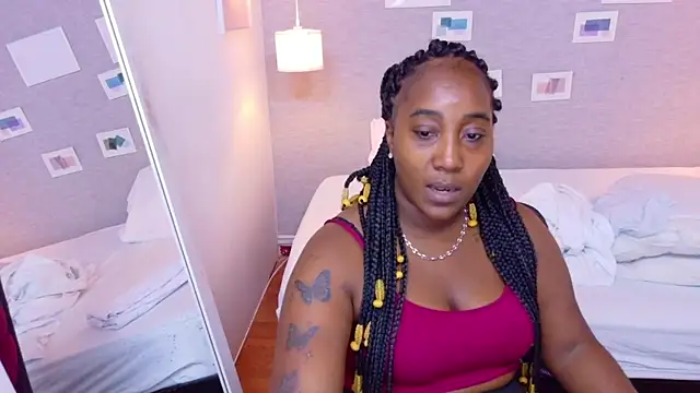 kiara evanss online show from 10-24-25, 02:49