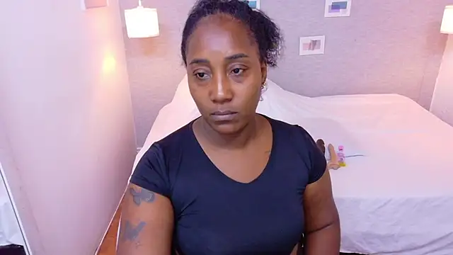 kiara evanss online show from 11-06-25, 08:57