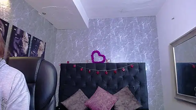 emma  smith1 online show from 09-10-25, 09:08