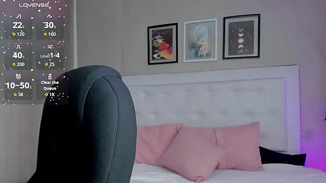 Snapshot of emma__smith1 chatting on 03-12-26, 12:42 emma smith1 online show from 03-12-26, 12:42