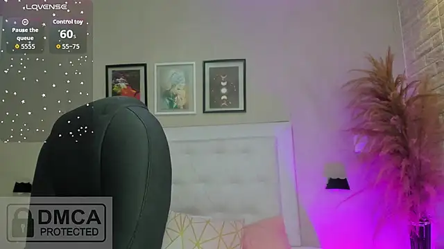 Snapshot of emma__smith1 chatting on 04-10-26, 10:44 emma smith1 online show from 04-10-26, 10:44