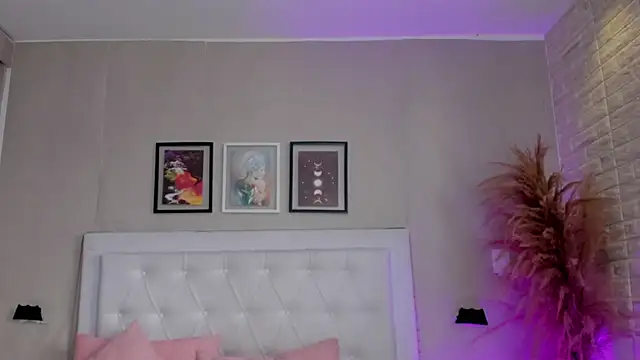 Snapshot of emma__smith1 chatting on 03-13-26, 12:54 emma smith1 online show from 03-13-26, 12:54