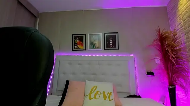 emma  smith1 online show from 02-10-26, 10:58