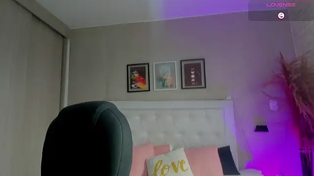 Snapshot of emma__smith1 chatting on 03-03-26, 02:35 emma smith1 online show from 03-03-26, 02:35