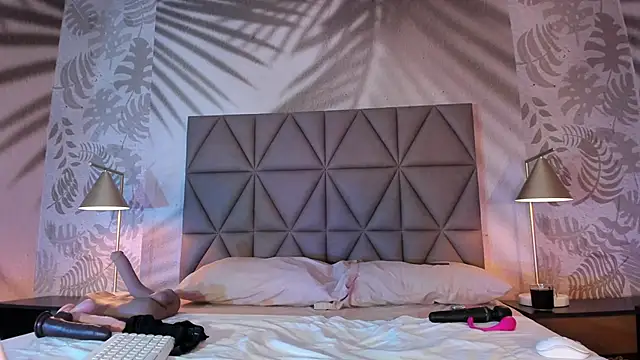 LIAH IZUMI online show from 03-20-26, 01:23