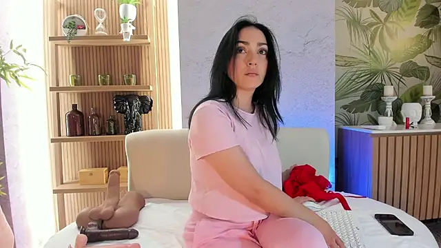 LIAH IZUMI online show from 12-04-25, 01:10