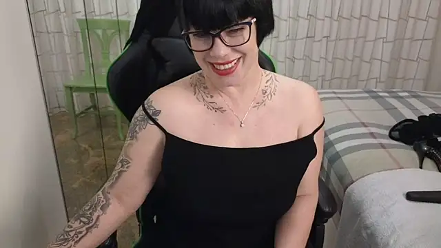 Snapshot of __Nina chatting on 02-03-25, 06:07 Nina online show from 02-03-25, 06:07