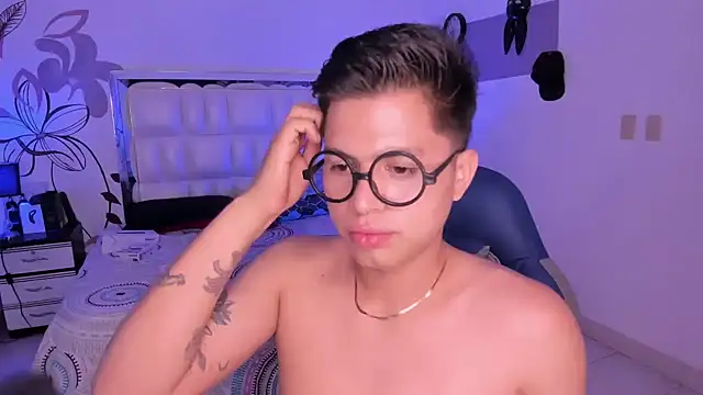 Niicky1  online show from 02-13-25, 12:35