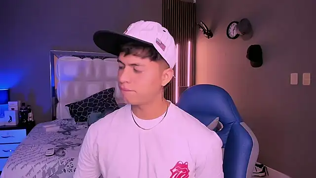 Niicky1  online show from 03-19-25, 09:27