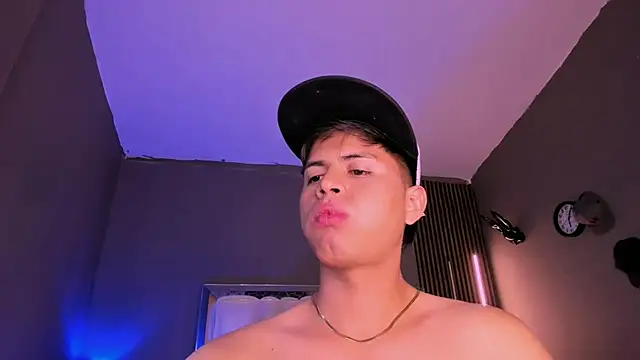 Niicky1  online show from 03-20-25, 12:30