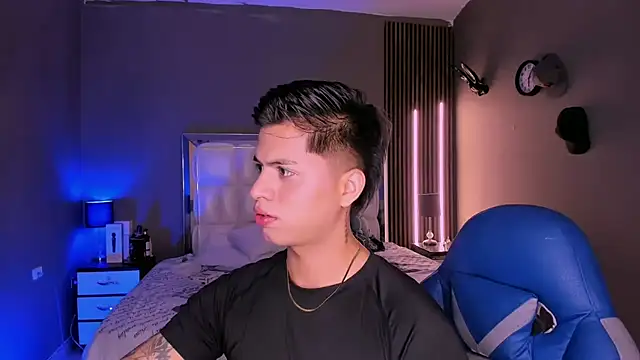 Niicky1  online show from 03-18-25, 09:10