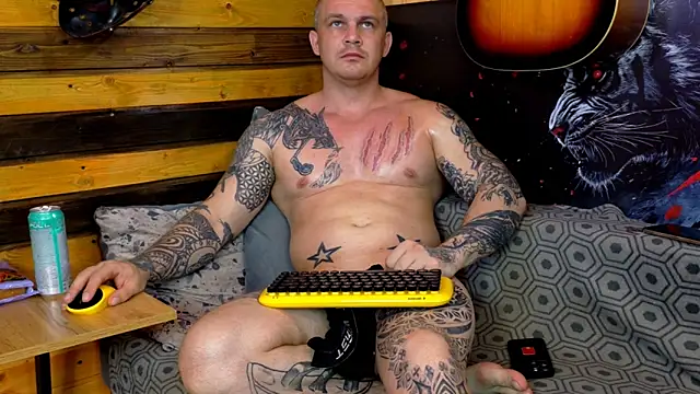 Snapshot of MrrKray chatting on 04-27-26, 03:54 MrrKray online show from 04-27-26, 03:54