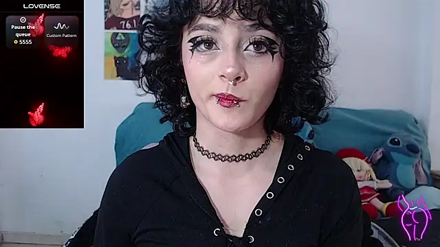 kitty22  online show from 09-27-25, 01:39