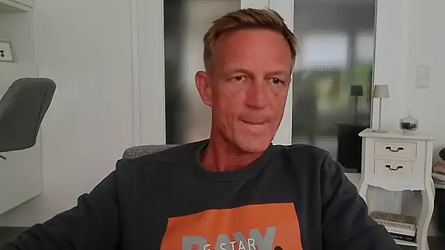 Snapshot of dirks71 chatting on 06-15-26, 01:55 dirks71 online show from 06-15-26, 01:55