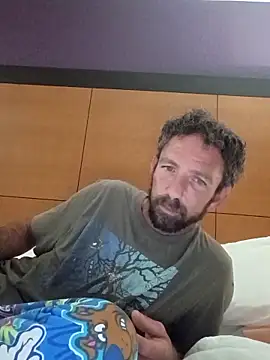 Treemandude online show from 10-31-25, 06:15