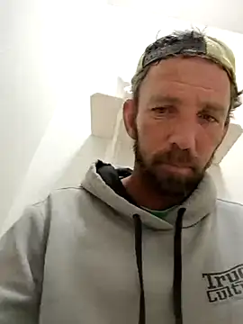 Treemandude online show from 10-29-25, 02:43