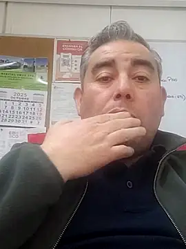 Snapshot of Manolete007x chatting on 11-04-25, 10:35 Manolete007x online show from 11-04-25, 10:35