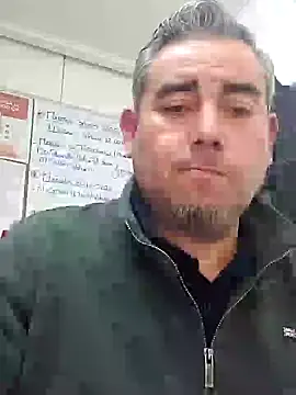 Snapshot of Manolete007x chatting on 10-02-25, 10:13 Manolete007x online show from 10-02-25, 10:13