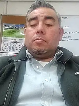 Snapshot of Manolete007x chatting on 10-30-25, 10:39 Manolete007x online show from 10-30-25, 10:39