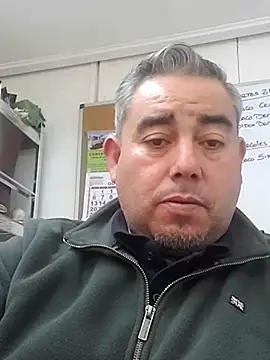 Snapshot of Manolete007x chatting on 10-21-25, 10:31 Manolete007x online show from 10-21-25, 10:31