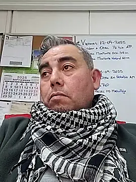 Snapshot of Manolete007x chatting on 09-12-25, 09:14 Manolete007x online show from 09-12-25, 09:14