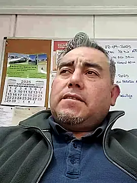 Snapshot of Manolete007x chatting on 09-11-25, 10:21 Manolete007x online show from 09-11-25, 10:21