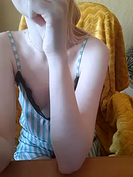 Elza kom online show from 02-13-26, 04:01