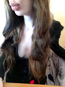 Snapshot of Elza_kom chatting on 06-08-26, 03:07 Elza kom online show from 06-08-26, 03:07