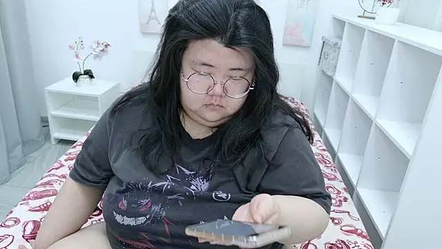 Nadine asian online show from 04-16-26, 04:02