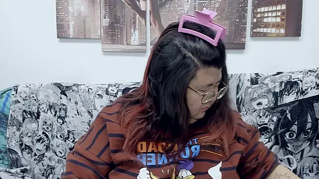 Snapshot of Nadine_asian chatting on 12-10-24, 04:13 Nadine asian online show from 12-10-24, 04:13