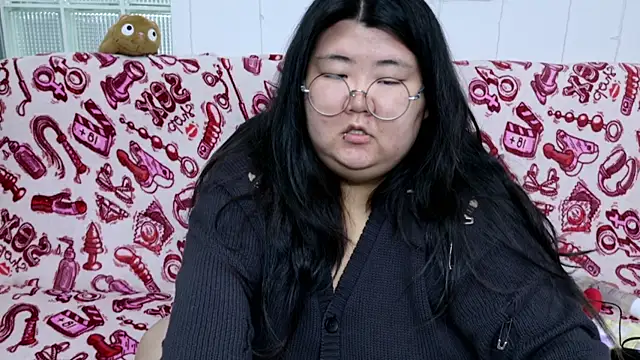 Nadine asian online show from 12-19-25, 09:00