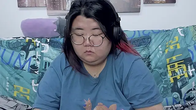 Snapshot of Nadine_asian chatting on 01-11-25, 02:20 Nadine asian online show from 01-11-25, 02:20