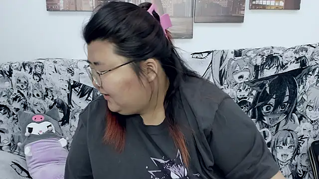 Snapshot of Nadine_asian chatting on 12-15-24, 08:19 Nadine asian online show from 12-15-24, 08:19