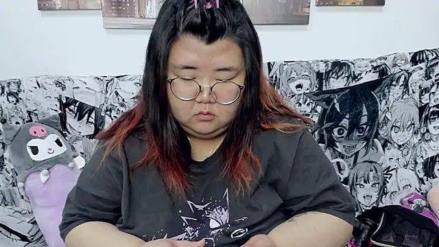 Snapshot of Nadine_asian chatting on 12-17-24, 06:24 Nadine asian online show from 12-17-24, 06:24