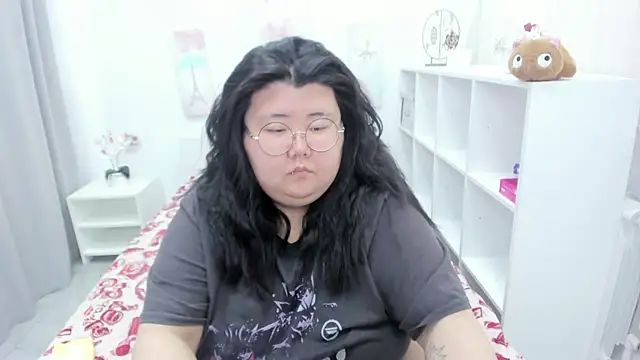 Snapshot of Nadine_asian chatting on 04-30-26, 03:02 Nadine asian online show from 04-30-26, 03:02