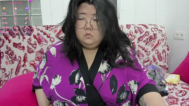 Snapshot of Nadine_asian chatting on 07-25-26, 01:24 Nadine asian online show from 07-25-26, 01:24