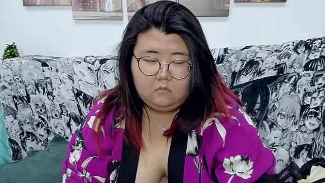 Snapshot of Nadine_asian chatting on 12-28-24, 09:31 Nadine asian online show from 12-28-24, 09:31